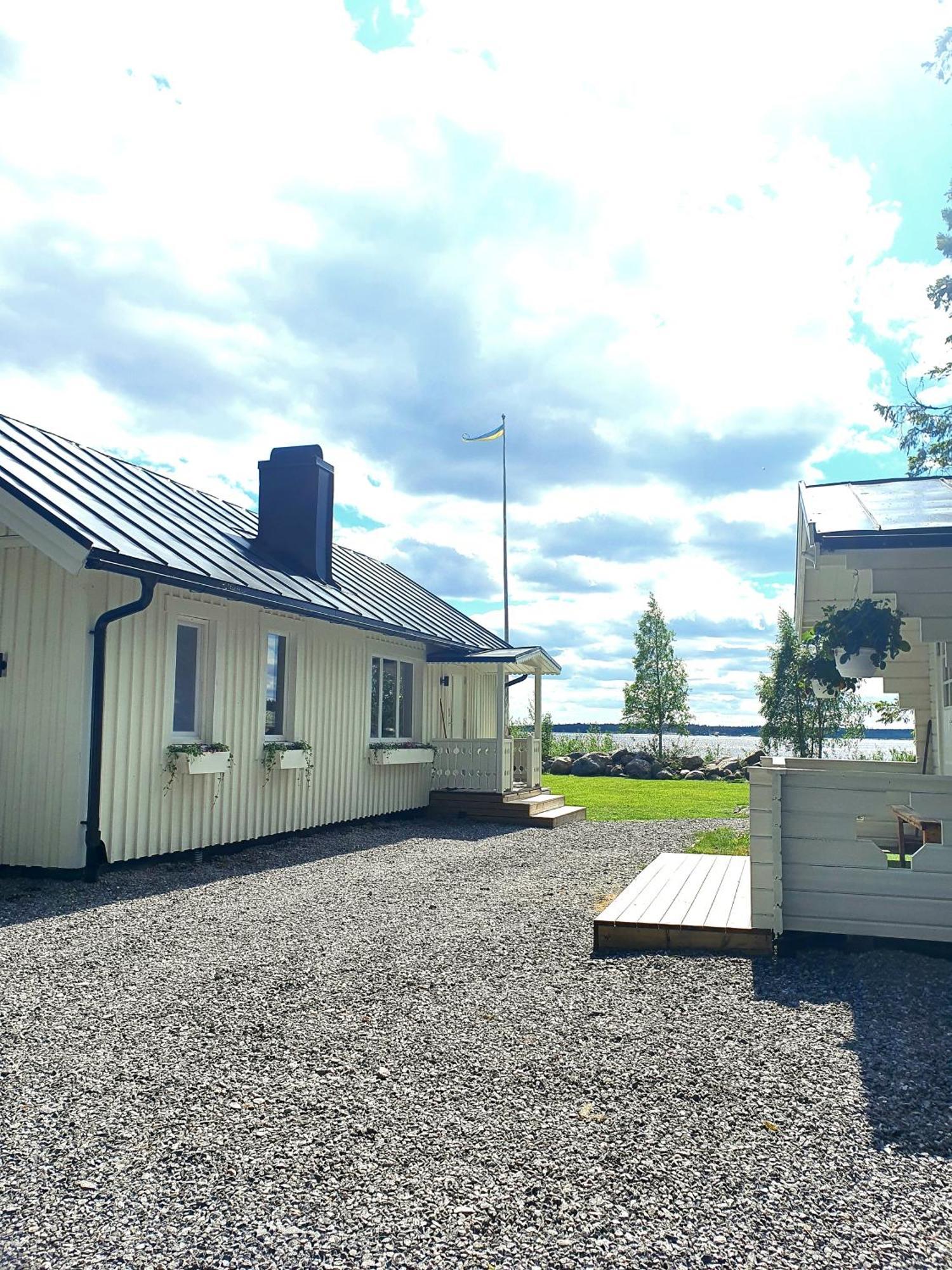 Stuga Med Havsutsikt Robertsfors Exterior foto